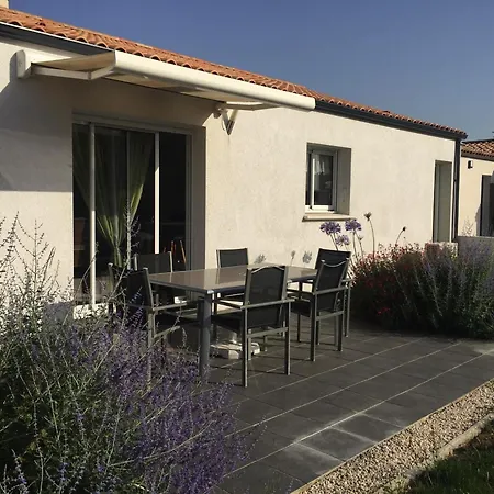 Semesterbostad Maison A : Plage, Surf Et Detente - Fr-1-336-109 Longeville-sur-Mer